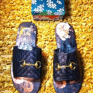 Men slippers(Hand made)